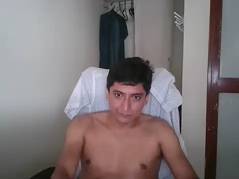 Snapshot of romdem chatting on 11/25/25, 05:02 romdem online show from 11/25/25, 05:02