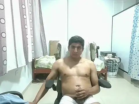 Snapshot of romdem chatting on 03/13/26, 11:44 romdem online show from 03/13/26, 11:44