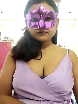 Snapshot of Hot-ruma chatting on 11/14/25, 12:59 Hot-ruma online show from 11/14/25, 12:59