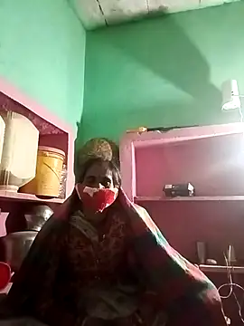 Snapshot of Manvi_p chatting on 11/28/25, 04:31 Manvi p online show from 11/28/25, 04:31