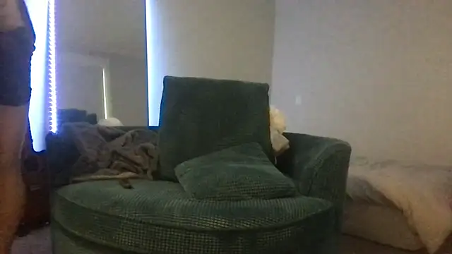 Snapshot of sculpteddesire chatting on 11/27/25, 09:17 sculpteddesire online show from 11/27/25, 09:17