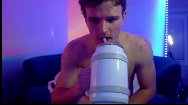 Snapshot of sculpteddesire chatting on 12/05/25, 06:44 sculpteddesire online show from 12/05/25, 06:44