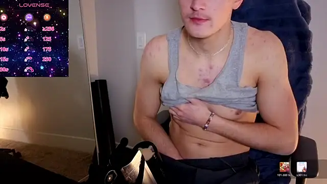 Snapshot of sculpteddesire chatting on 04/07/26, 06:08 sculpteddesire online show from 04/07/26, 06:08