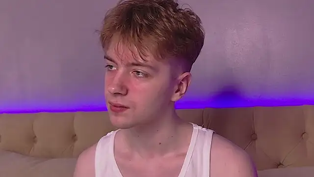 Snapshot of Paul_Holt chatting on 11/16/25, 08:47 Paul Holt online show from 11/16/25, 08:47