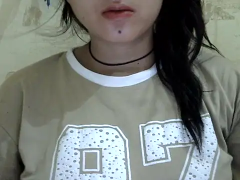 Anika Singh online show from 04/27/26, 12:19