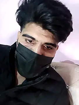 Snapshot of hotyyyyjonny chatting on 12/17/25, 06:58 hotyyyyjonny online show from 12/17/25, 06:58