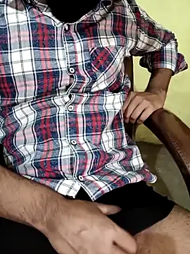 Snapshot of hotyyyyjonny chatting on 03/01/26, 01:57 hotyyyyjonny online show from 03/01/26, 01:57