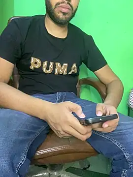 hotyyyyjonny online show from 06/19/26, 04:00