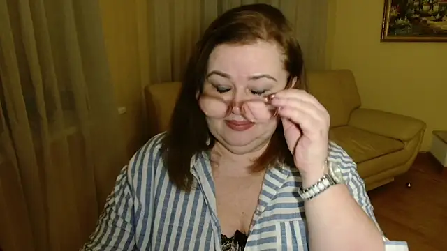 Snapshot of Natali-Gucci chatting on 12/20/25, 08:27 Natali-Gucci online show from 12/20/25, 08:27