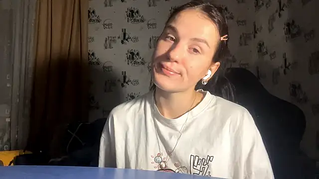 AliciaCapehart online show from 12/01/25, 03:06