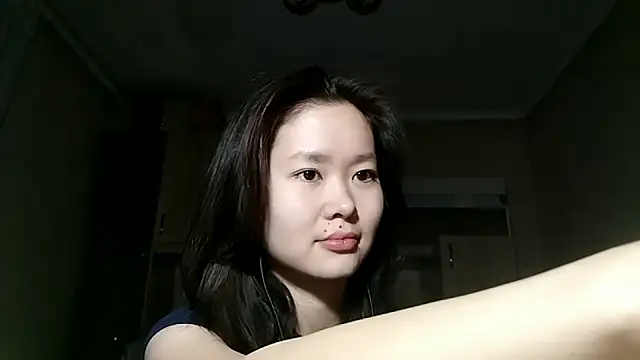 HuldaKye online show from 11/26/25, 01:23