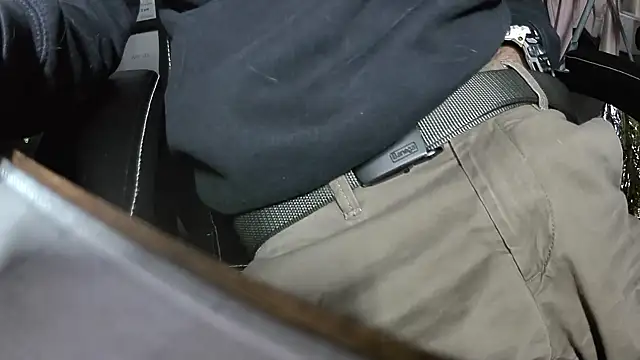 Snapshot of Chrisatmiami chatting on 11/17/25, 09:09 Chrisatmiami online show from 11/17/25, 09:09