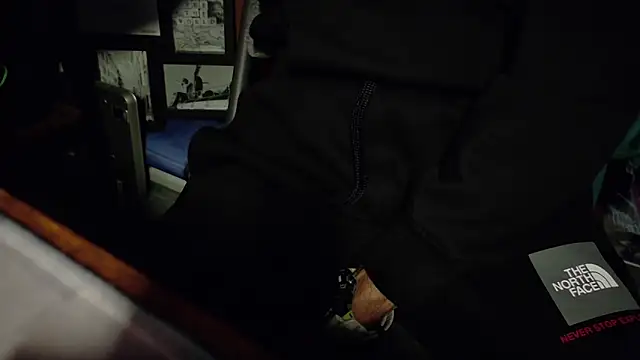 Snapshot of Chrisatmiami chatting on 03/21/26, 06:00 Chrisatmiami online show from 03/21/26, 06:00