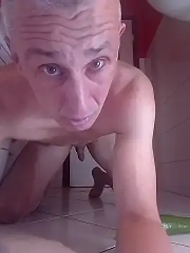 Snapshot of MaikBuoy chatting on 04/01/26, 12:55 MaikBuoy online show from 04/01/26, 12:55