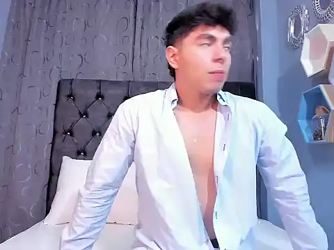 Dereck delaVega online show from 04/22/26, 08:32