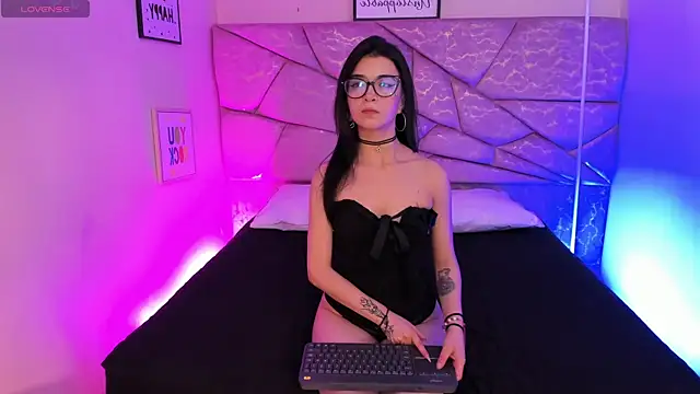 Snapshot of Atenea_Velle chatting on 04/15/26, 03:13 Atenea Velle online show from 04/15/26, 03:13