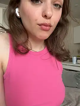 Snapshot of yoyogirlx chatting on 06/25/26, 01:49 yoyogirlx online show from 06/25/26, 01:49