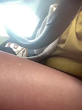 Snapshot of Deessenympho chatting on 12/16/25, 11:26 Deessenympho online show from 12/16/25, 11:26