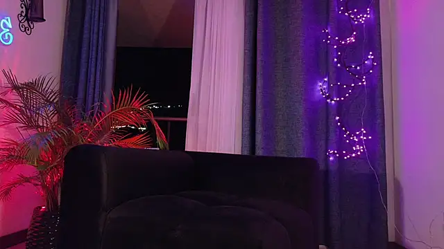 Snapshot of grayce__blossoms chatting on 03/10/26, 01:21 grayce blossoms online show from 03/10/26, 01:21