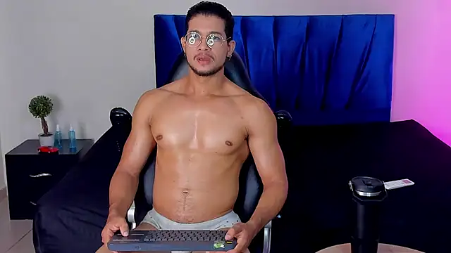 Nolan joness online show from 04/18/26, 11:16