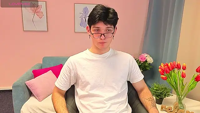 LiamRivers online show from 11/12/25, 02:06