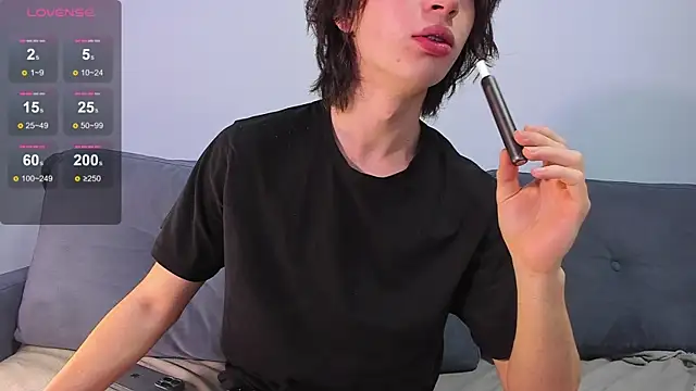 Snapshot of AlanReckless chatting on 11/21/25, 04:11 AlanReckless online show from 11/21/25, 04:11