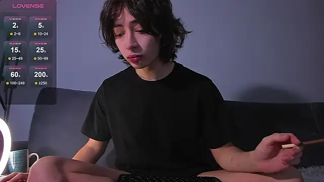 Snapshot of AlanReckless chatting on 12/04/25, 05:39 AlanReckless online show from 12/04/25, 05:39