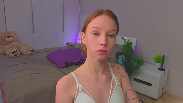 Snapshot of LilyPoetry_ chatting on 11/22/25, 03:44 LilyPoetry online show from 11/22/25, 03:44