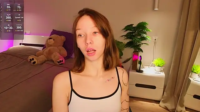 Snapshot of LilyPoetry_ chatting on 12/05/25, 12:36 LilyPoetry online show from 12/05/25, 12:36