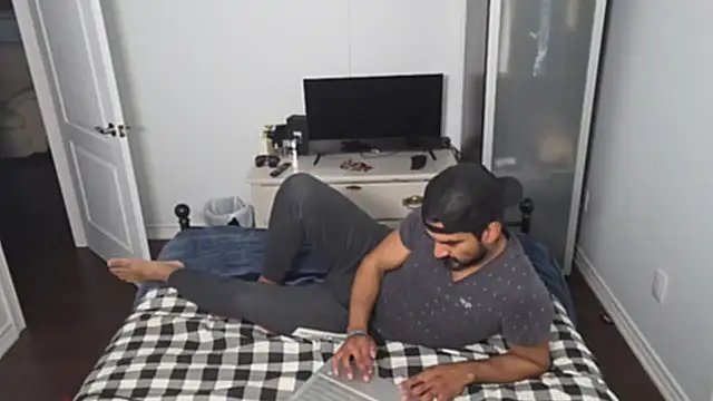 piggylatino online show from 05/07/26, 03:56