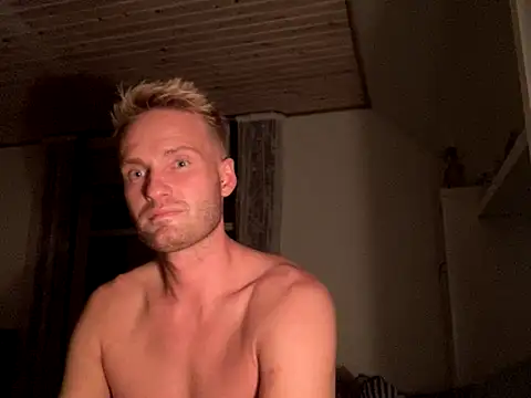 SUB-Blond online show from 11/13/25, 08:41