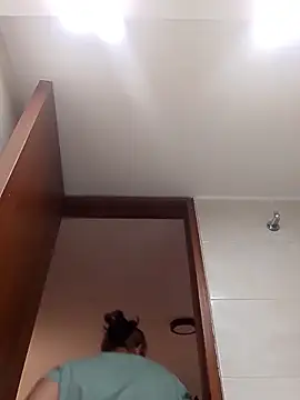 YiniBelle online show from 04/06/26, 09:16