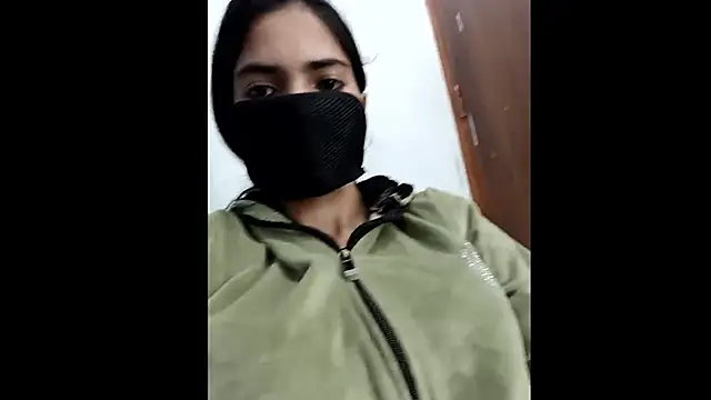 Raniqueen8 online show from 11/11/25, 08:20