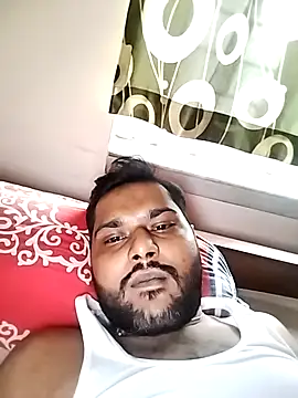 Snapshot of arobeshi chatting on 11/18/25, 10:20 arobeshi online show from 11/18/25, 10:20