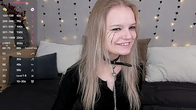 Snapshot of MicheleHonas chatting on 02/13/26, 07:10 MicheleHonas online show from 02/13/26, 07:10