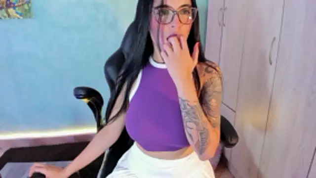 Snapshot of Cristal_Cerati_ chatting on 12/03/25, 02:59 Cristal Cerati online show from 12/03/25, 02:59