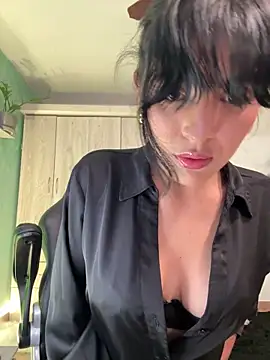 Snapshot of Cristal_Cerati_ chatting on 03/03/26, 10:15 Cristal Cerati online show from 03/03/26, 10:15