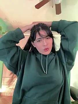 Snapshot of Cristal_Cerati_ chatting on 03/05/26, 10:39 Cristal Cerati online show from 03/05/26, 10:39