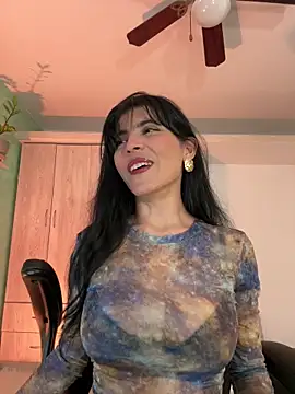 Snapshot of Cristal_Cerati_ chatting on 03/18/26, 10:35 Cristal Cerati online show from 03/18/26, 10:35