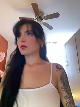 Snapshot of Cristal_Cerati_ chatting on 04/20/26, 07:37 Cristal Cerati online show from 04/20/26, 07:37