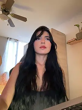 Snapshot of Cristal_Cerati_ chatting on 05/27/26, 10:07 Cristal Cerati online show from 05/27/26, 10:07