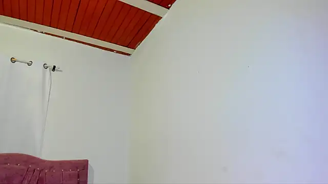 Snapshot of yourlatina_emely chatting on 01/16/26, 04:33 yourlatina emely online show from 01/16/26, 04:33