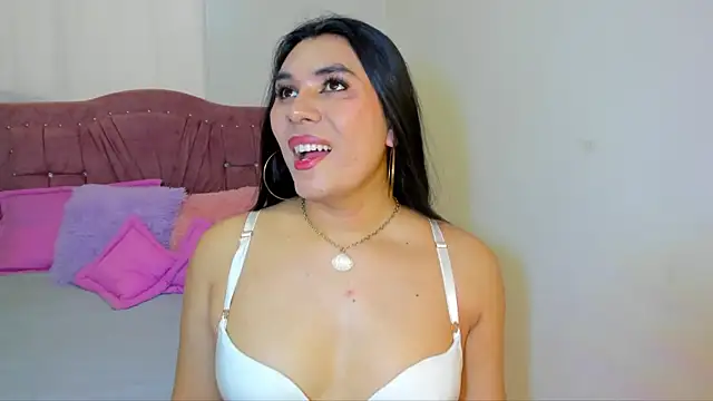 Snapshot of yourlatina_emely chatting on 05/02/26, 08:03 yourlatina emely online show from 05/02/26, 08:03