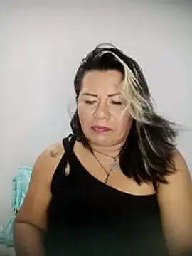 Snapshot of angi_daw chatting on 01/14/26, 04:51 angi daw online show from 01/14/26, 04:51