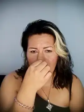 Snapshot of angi_daw chatting on 02/13/26, 01:45 angi daw online show from 02/13/26, 01:45