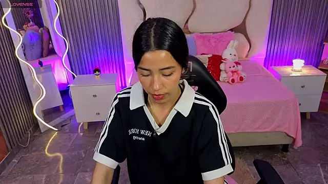 Joselyn tay online show from 04/27/26, 12:36