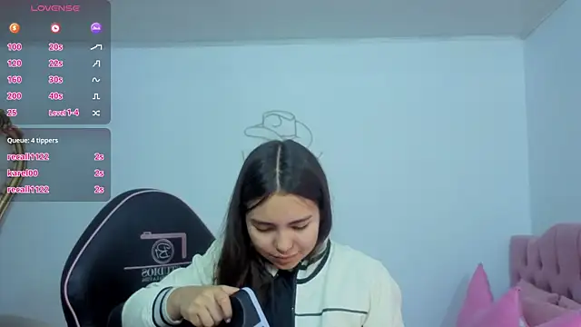 ISABELA TAY online show from 06/06/26, 11:37