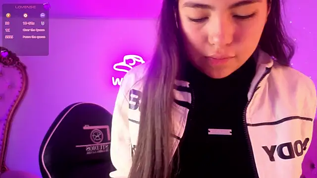 ISABELA TAY online show from 06/24/26, 12:15