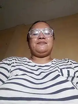 loriepinay46 online show from 06/18/26, 09:14