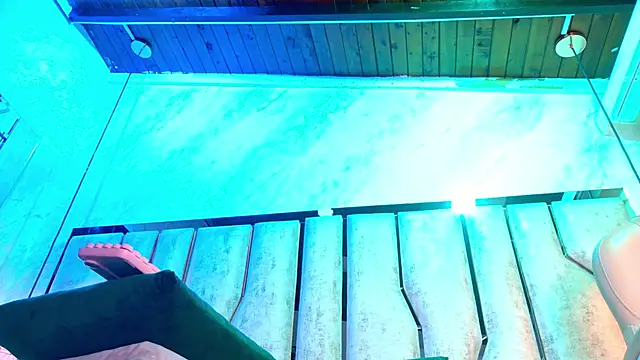 Caroline palmerr online show from 12/17/25, 03:23